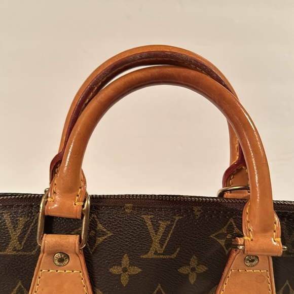Louis Vuitton Alma - Picture 11 of 16